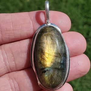 Beautiful Labradorite Silver Pendant 2.1" AP-53929